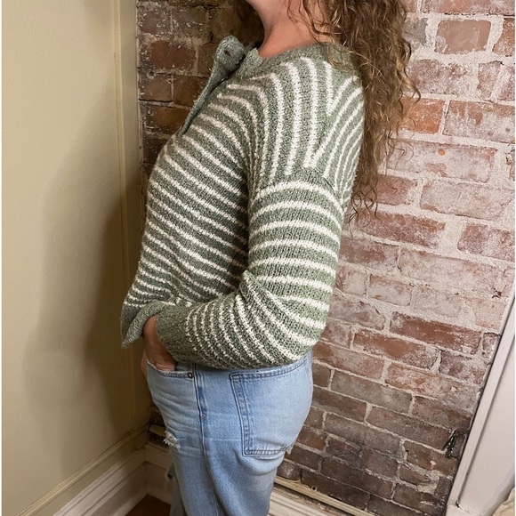 American Eagle Green and White Striped Jegging Fit Sweater with Buttons size XS - Picture 3 of 5